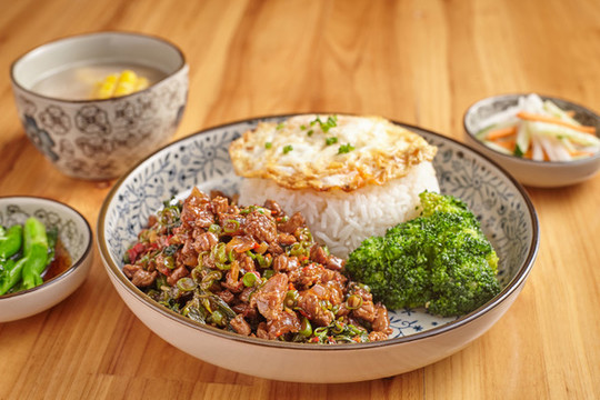 酸豆角肉沫飯