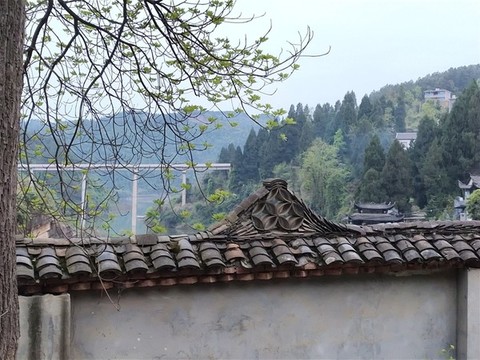 小青瓦院墻頂裝飾