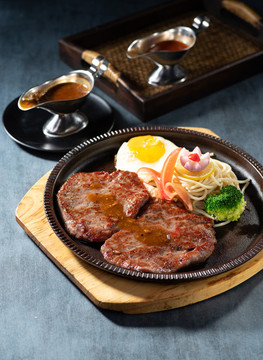 鐵板黑椒牛扒