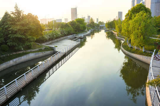 公園小河