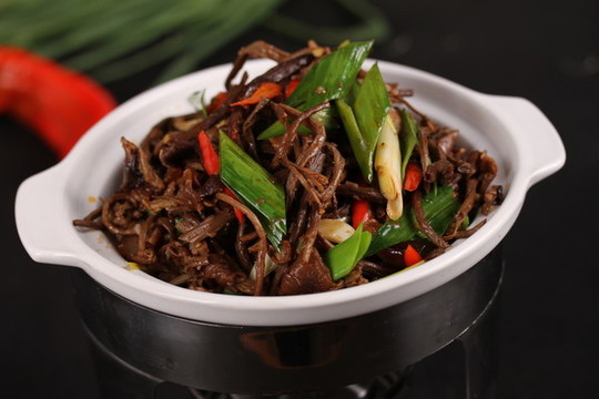 干鍋茶樹菇