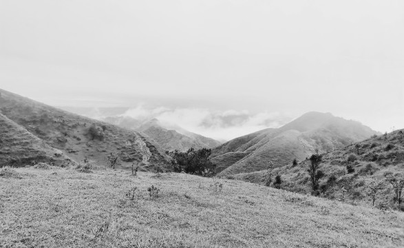 羅定八排山黑白照