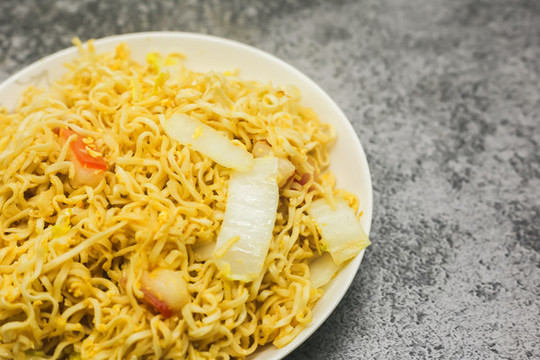 肥豬肉炒面