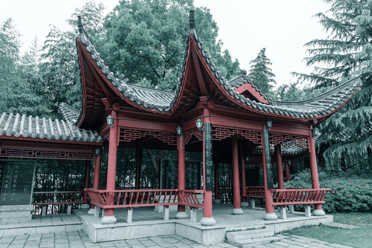 武漢武昌楚望臺(tái)碑亭