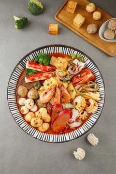 魚丸牛丸蟹棒鵪鶉蛋麻辣燙