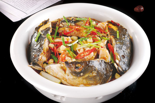 燉魚(yú)頭