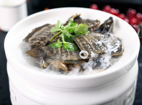 青椒燜野生水魚