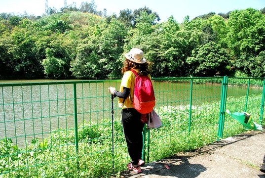 戶(hù)外徒步美女