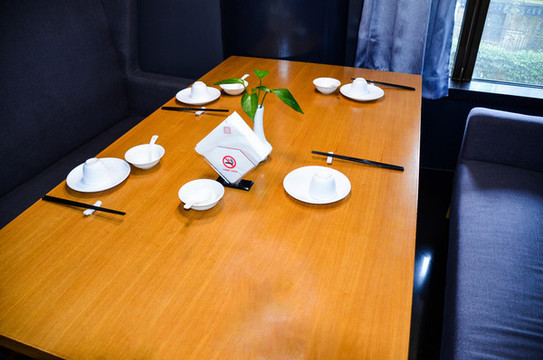 餐桌