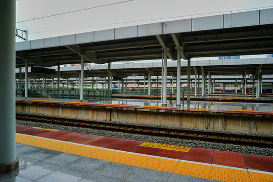 火車月臺(tái)站臺(tái)