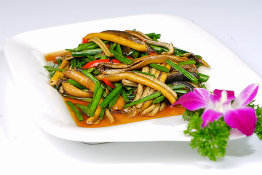 韭菜炒鱔絲