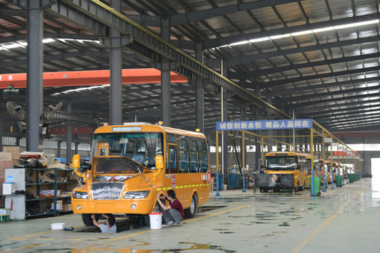 公交車生產(chǎn)車間
