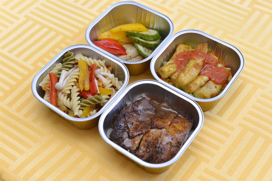快餐盒飯包裝的餐點(diǎn)