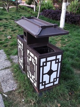 公園垃圾桶
