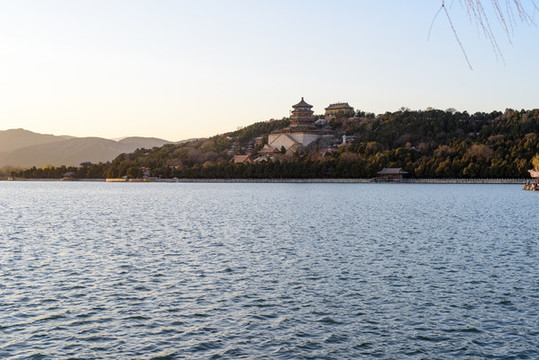 頤和園昆明湖佛香閣藍(lán)天