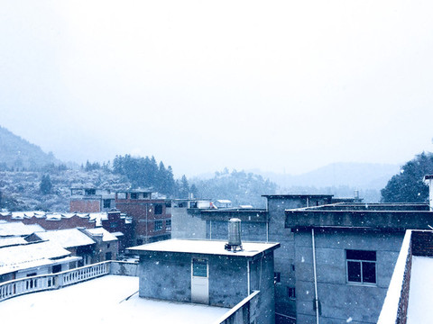 大雪中的鄉(xiāng)村