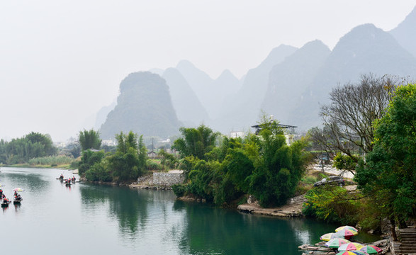 煙雨遇龍河