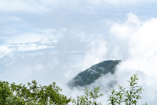 川西高原高山云海藍天白云