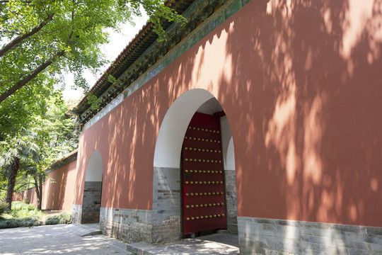 明孝陵的紅色城門(mén)