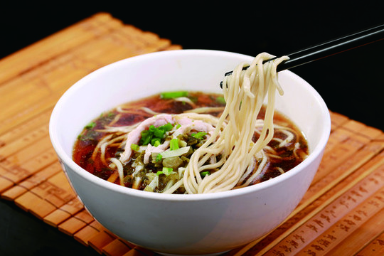 雪菜肉絲面