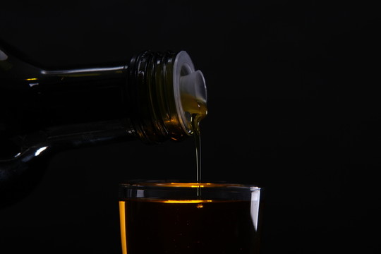 油
