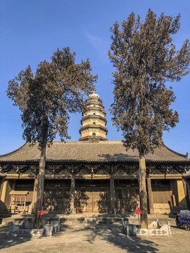 中國山西平遙慈相寺麓臺塔遙相呼