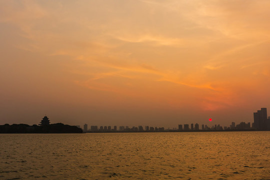 夕陽西下