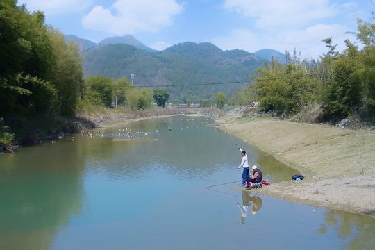 鄉(xiāng)村垂釣