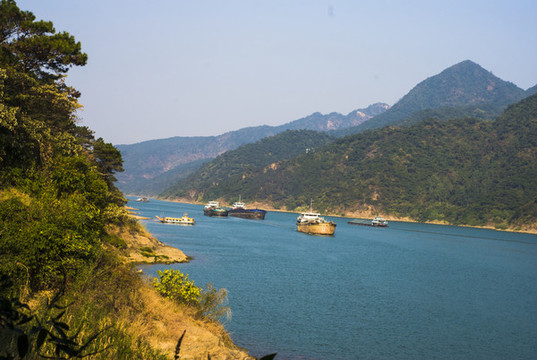 山水船