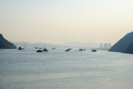 山水船
