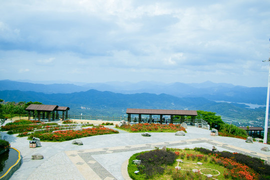 嶺南第一山惠州羅浮山風景區(qū)涼亭