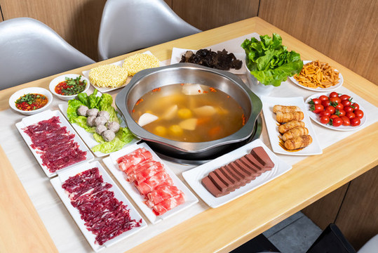 潮汕牛肉火鍋海報
