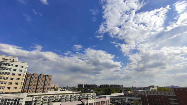 城市藍天