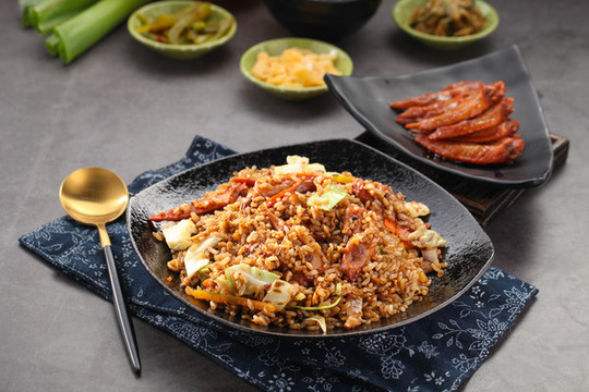 雞翅炒飯