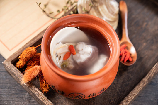 海蚌鰻魚湯