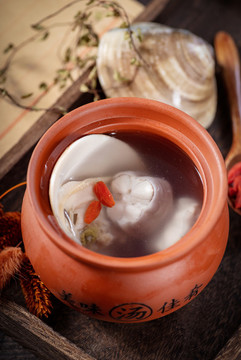 海蚌鰻魚湯