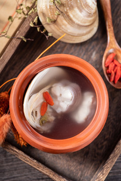 海蚌海鰻魚湯