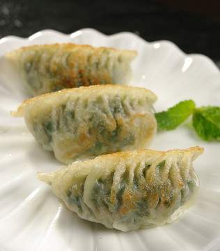 煎韭菜餃