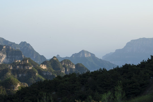 王莽嶺的山峰