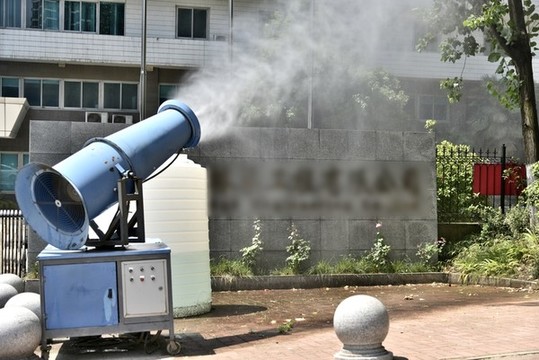 噴霧降塵