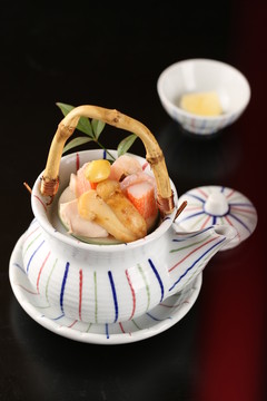 松茸海鮮茶壺湯