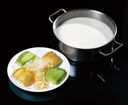 杏香鮮果湯