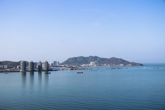 晴天沙灘島嶼大海自然風(fēng)光