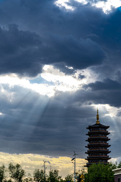 長(zhǎng)春北湖濕地公園上空的耶穌光