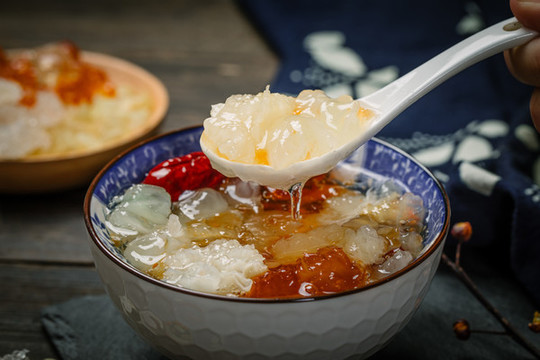 桃膠銀耳粥