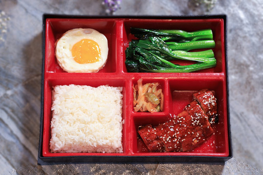 日式鰻魚飯