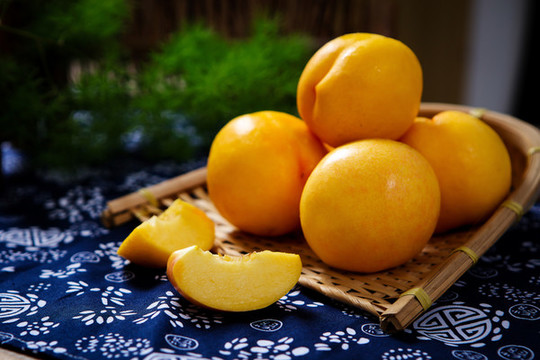 黃金油桃