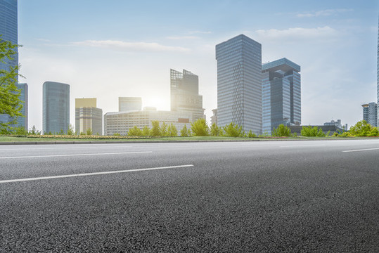 道路地面和高樓大廈