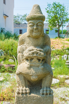 古人騎獅子雕塑