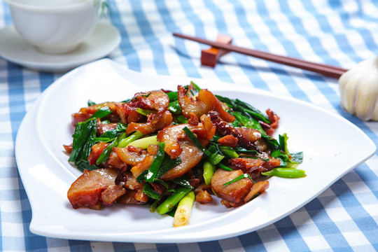 蒜苗炒豬頭肉